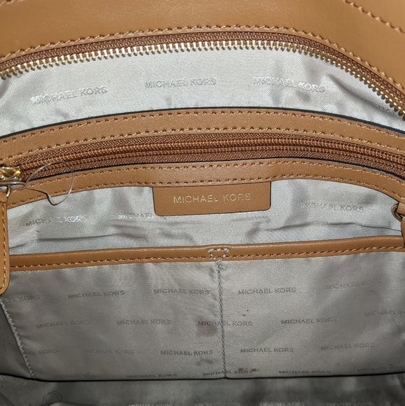 Michael Kors 2 strap purse - Picture 2 of 4